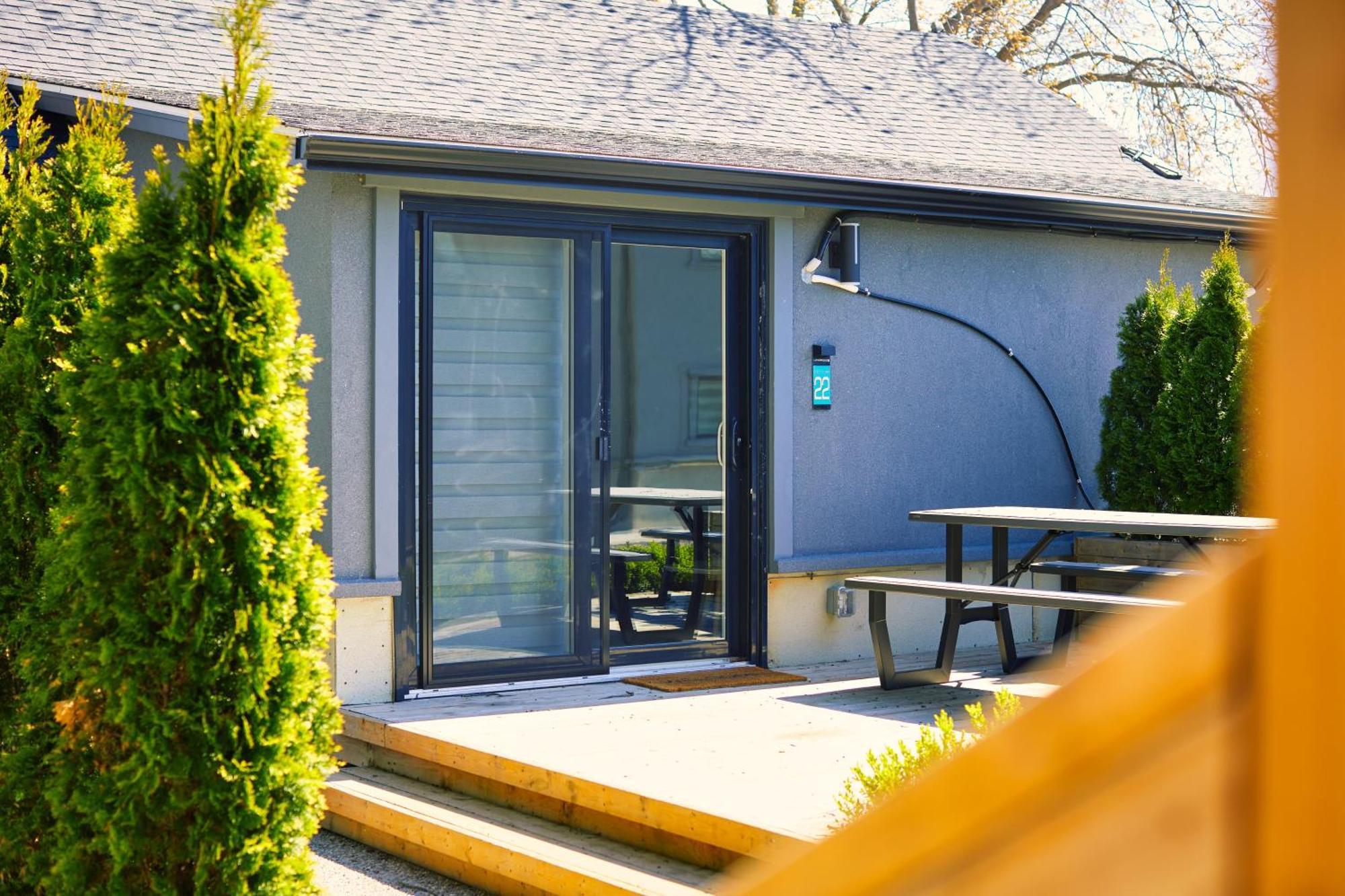 The Long Beach Resort - Beachfront Cottages & Townhouse Suites Wainfleet エクステリア 写真