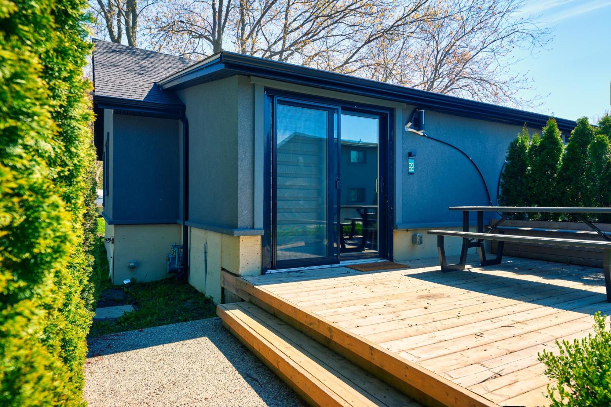 The Long Beach Resort - Beachfront Cottages & Townhouse Suites Wainfleet エクステリア 写真