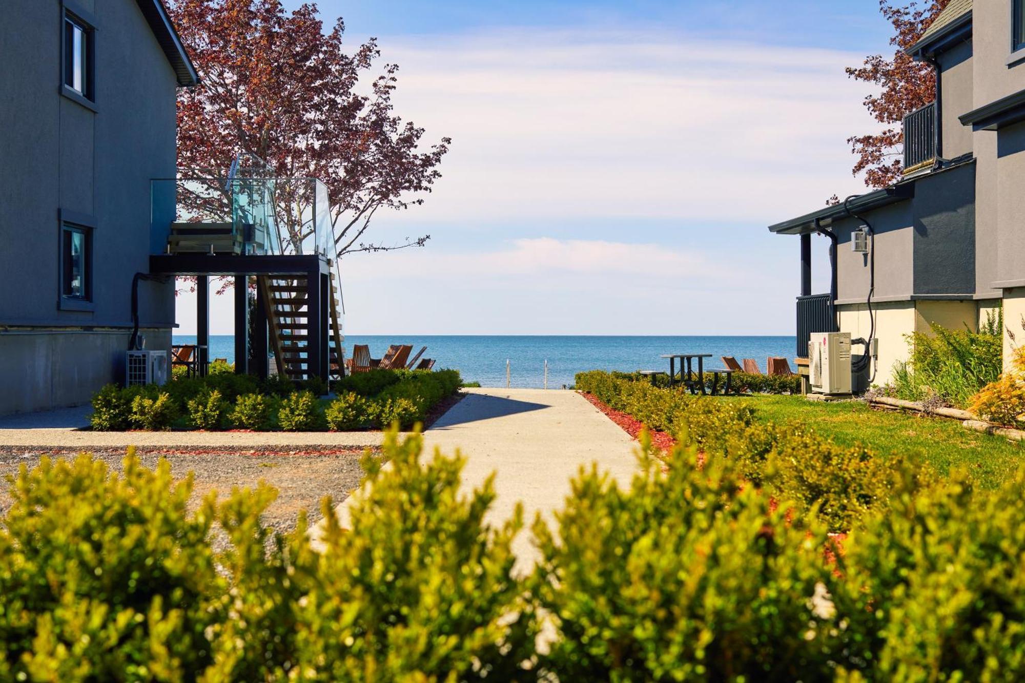 The Long Beach Resort - Beachfront Cottages & Townhouse Suites Wainfleet エクステリア 写真