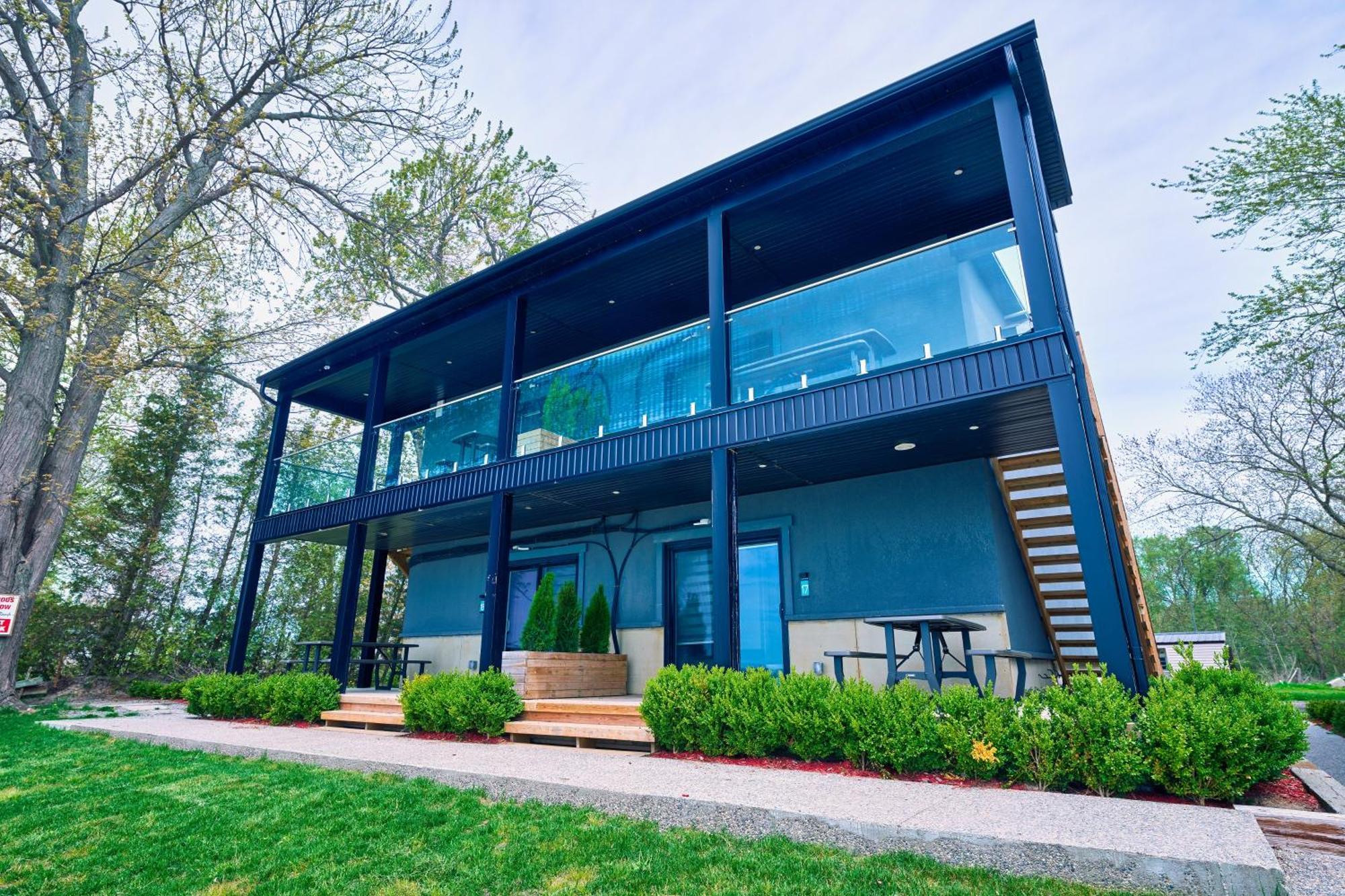 The Long Beach Resort - Beachfront Cottages & Townhouse Suites Wainfleet エクステリア 写真