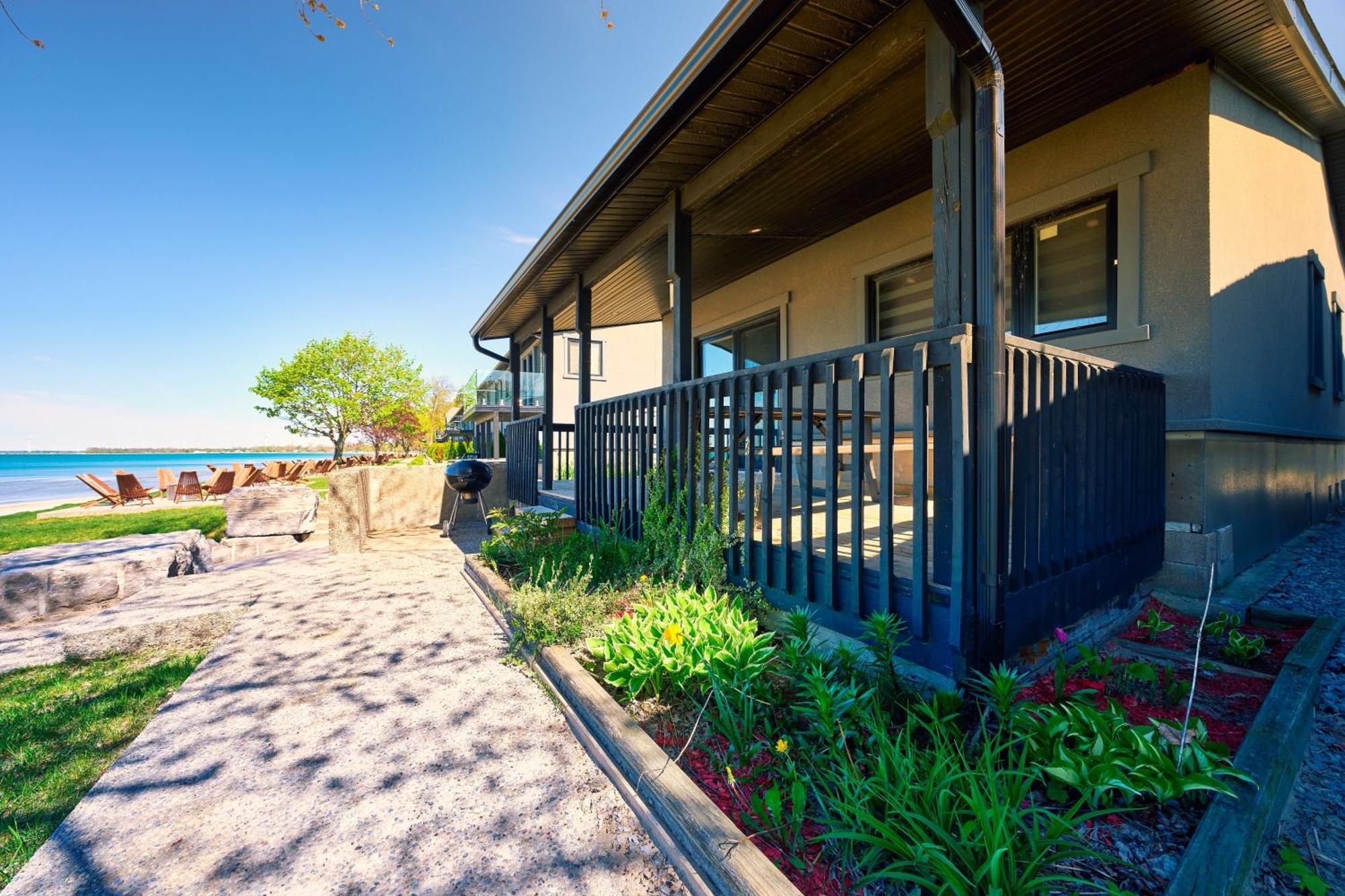 The Long Beach Resort - Beachfront Cottages & Townhouse Suites Wainfleet エクステリア 写真