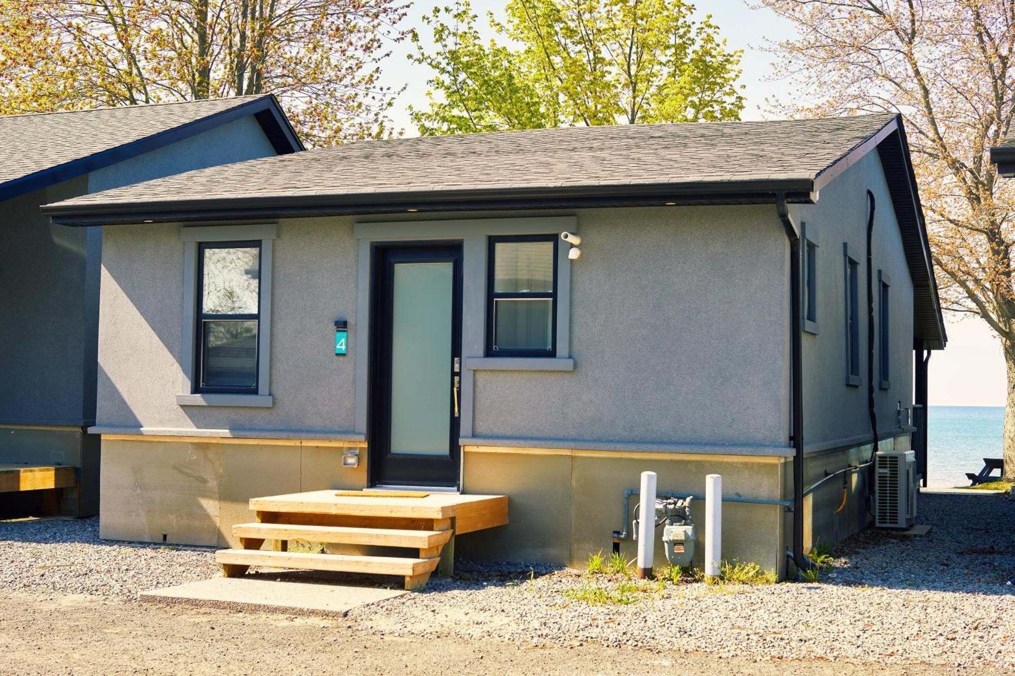 The Long Beach Resort - Beachfront Cottages & Townhouse Suites Wainfleet エクステリア 写真