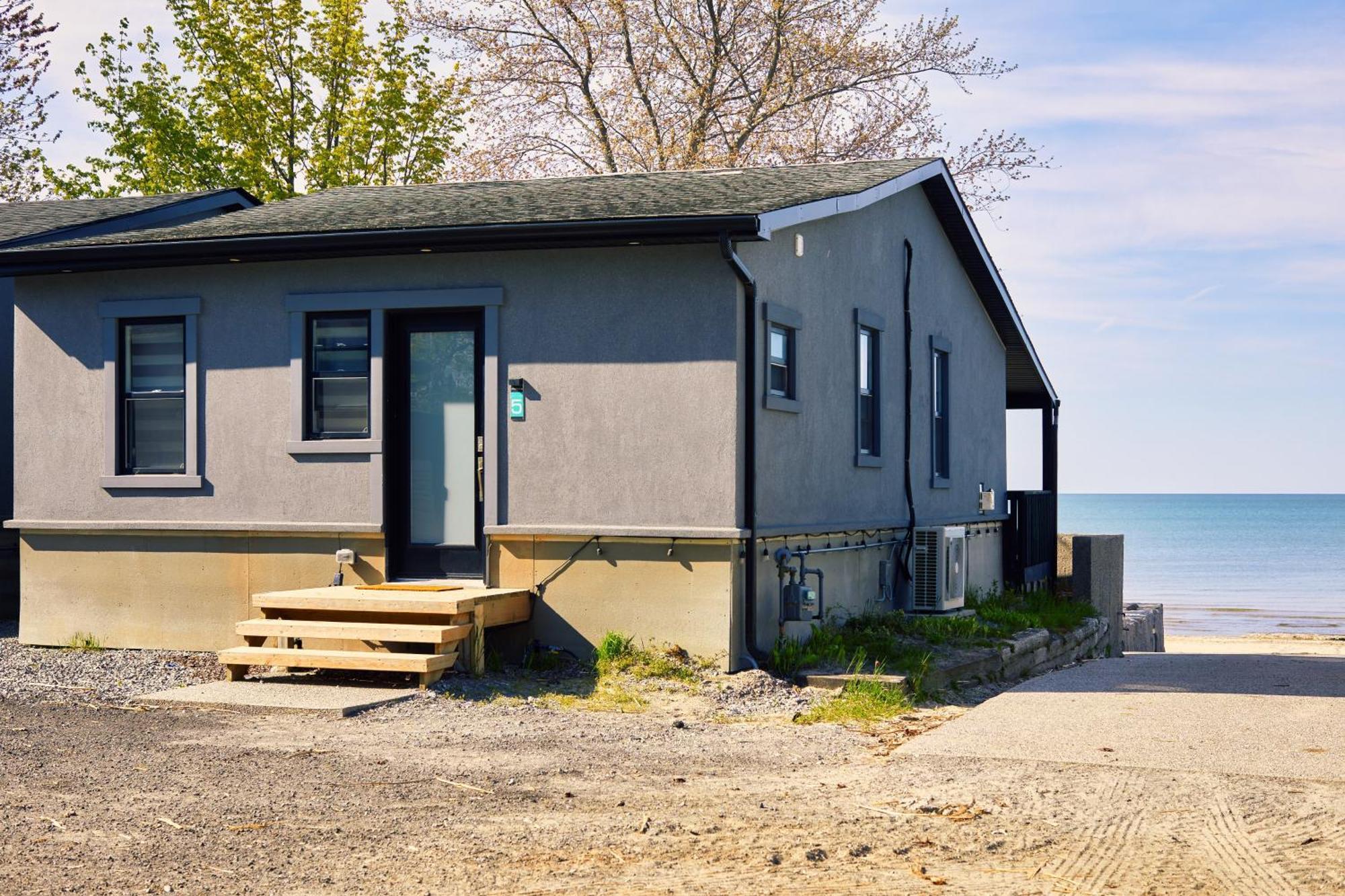 The Long Beach Resort - Beachfront Cottages & Townhouse Suites Wainfleet エクステリア 写真